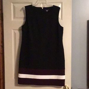 Black sleeveless dress